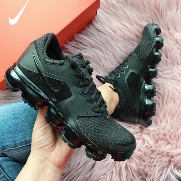 Nike air vapormax sneakers sz 7.5 - Picture 2 of 6